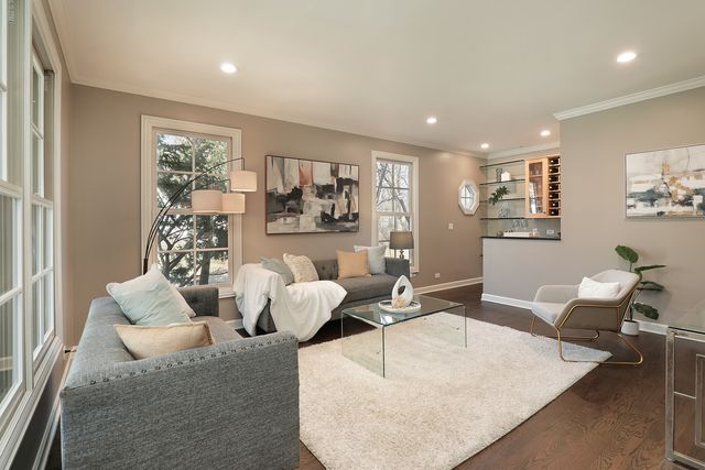 1301 Wendy Drive, Northbrook, IL 60062