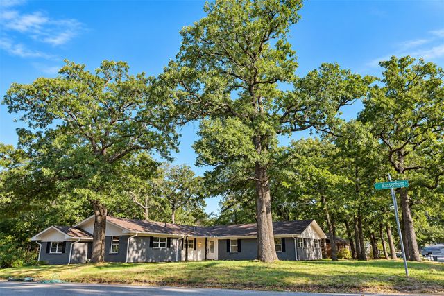 17 Circle Drive, Denison, TX 75021