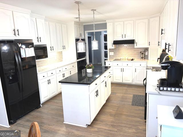 1120 Lakeview Drive, Blackshear, GA 31516