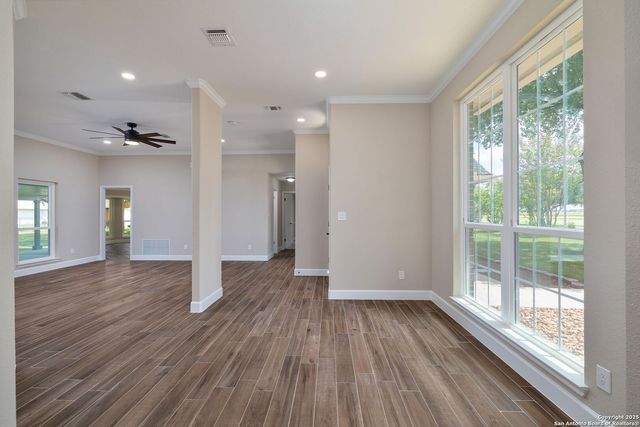 124 County Road 4712, Castroville, TX 78009
