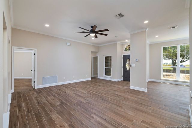 124 County Road 4712, Castroville, TX 78009