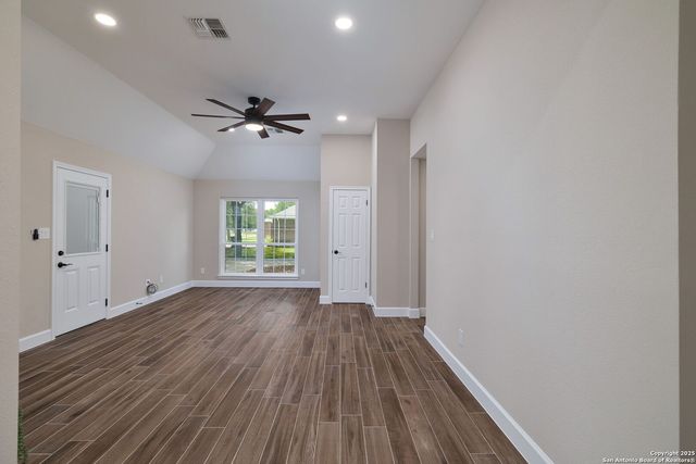 124 County Road 4712, Castroville, TX 78009