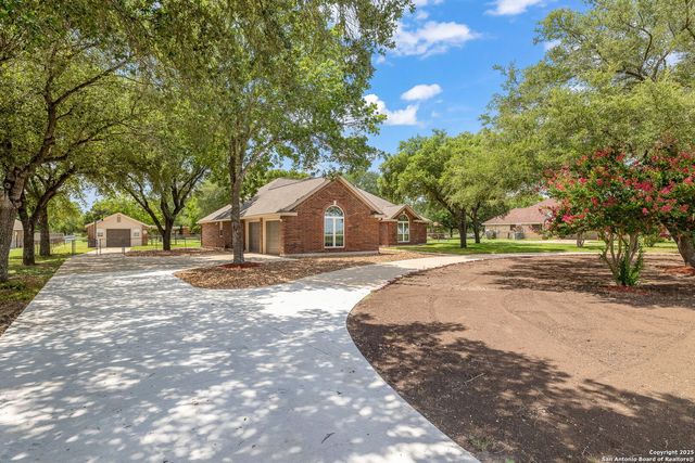124 County Road 4712, Castroville, TX 78009