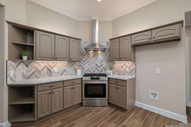 124 County Road 4712, Castroville, TX 78009