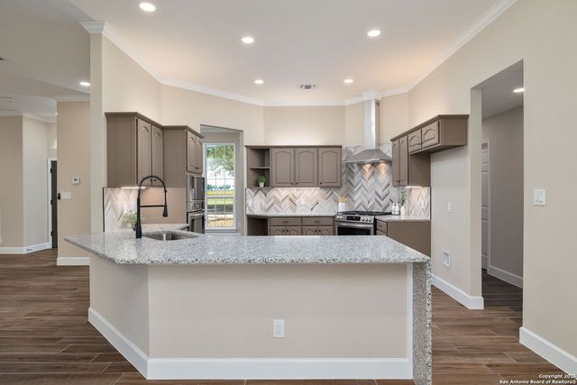 124 County Road 4712, Castroville, TX 78009