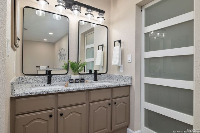 124 County Road 4712, Castroville, TX 78009