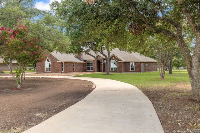 124 County Road 4712, Castroville, TX 78009