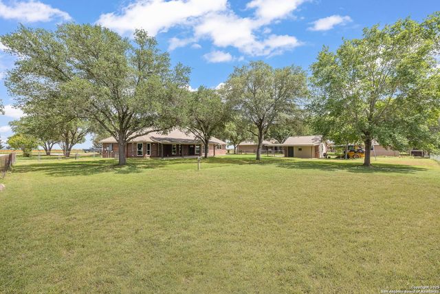 124 County Road 4712, Castroville, TX 78009