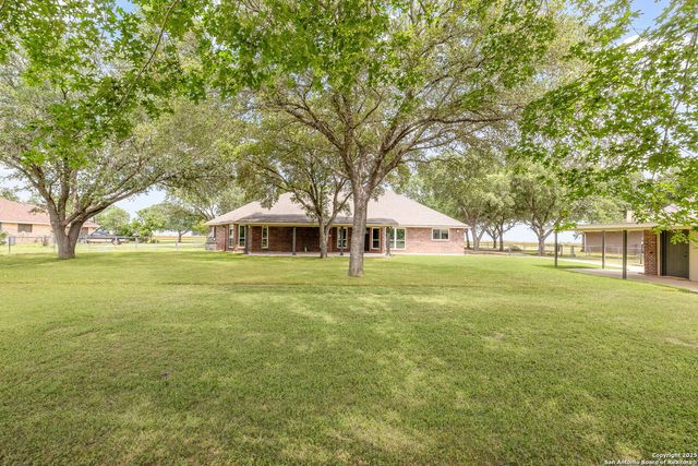 124 County Road 4712, Castroville, TX 78009