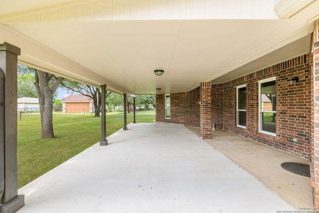 124 County Road 4712, Castroville, TX 78009