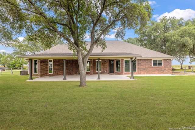 124 County Road 4712, Castroville, TX 78009
