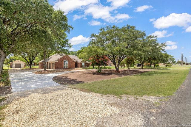 124 County Road 4712, Castroville, TX 78009