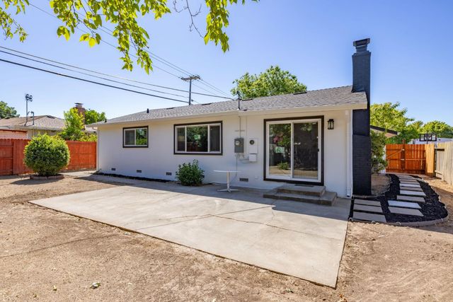 10743 Campana Way, Rancho Cordova, CA 95670
