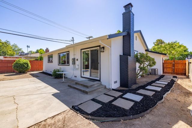 10743 Campana Way, Rancho Cordova, CA 95670
