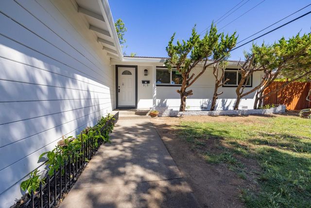 10743 Campana Way, Rancho Cordova, CA 95670
