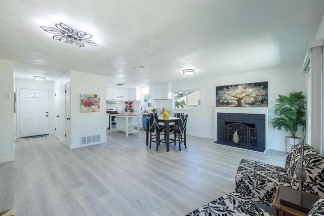 10743 Campana Way, Rancho Cordova, CA 95670
