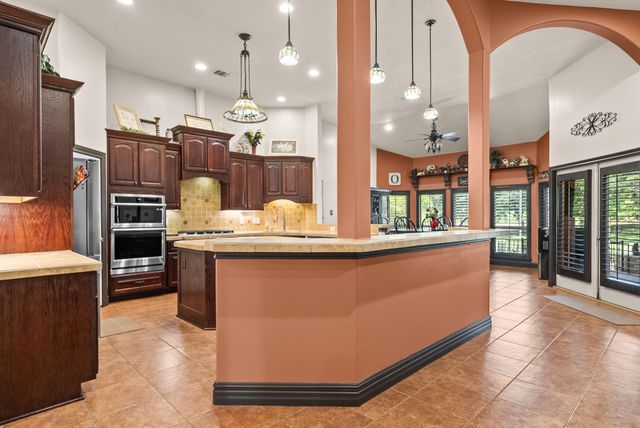 3124 Willow Oak Lane, Sealy, TX 77474