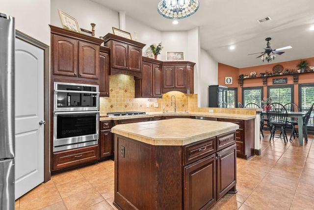 3124 Willow Oak Lane, Sealy, TX 77474