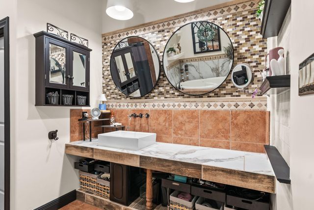 3124 Willow Oak Lane, Sealy, TX 77474