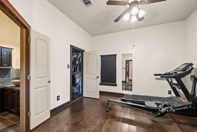 3124 Willow Oak Lane, Sealy, TX 77474