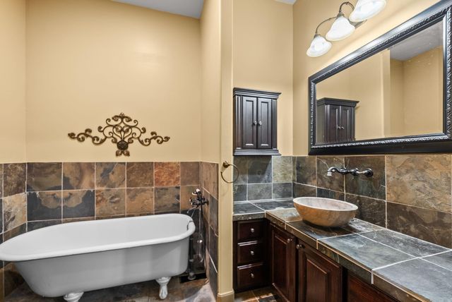 3124 Willow Oak Lane, Sealy, TX 77474