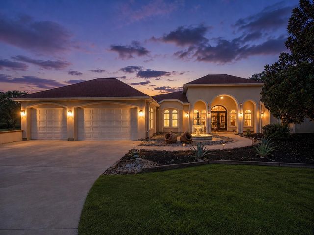 3124 Willow Oak Lane, Sealy, TX 77474