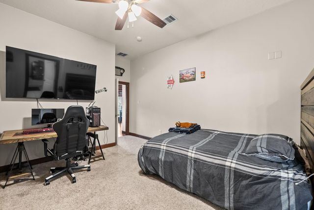 3124 Willow Oak Lane, Sealy, TX 77474