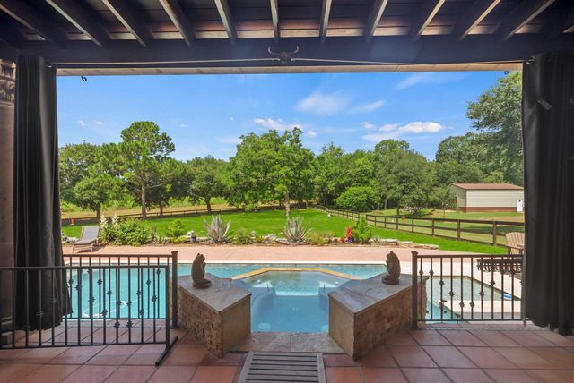 3124 Willow Oak Lane, Sealy, TX 77474