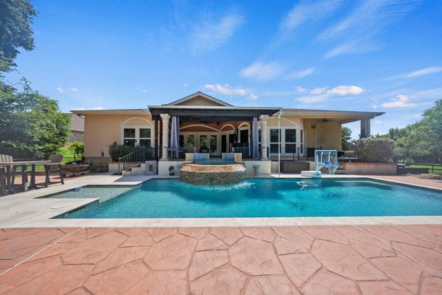 3124 Willow Oak Lane, Sealy, TX 77474