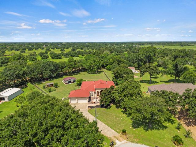3124 Willow Oak Lane, Sealy, TX 77474