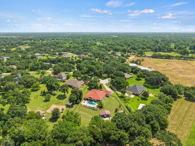 3124 Willow Oak Lane, Sealy, TX 77474