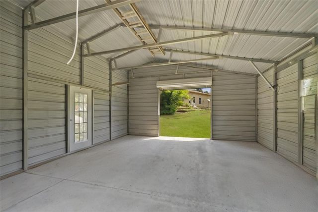 3124 Willow Oak Lane, Sealy, TX 77474