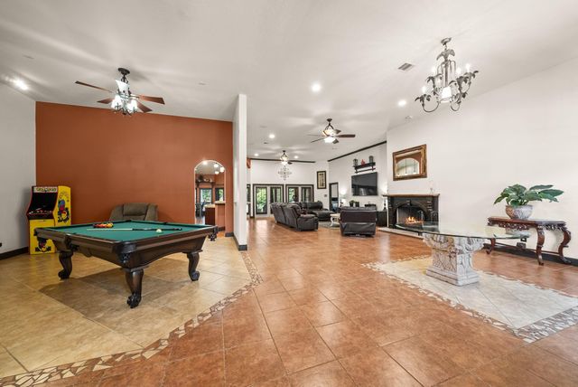 3124 Willow Oak Lane, Sealy, TX 77474