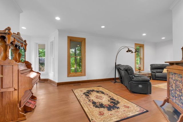 412 E Petty Ln, Winchester, TN 37398