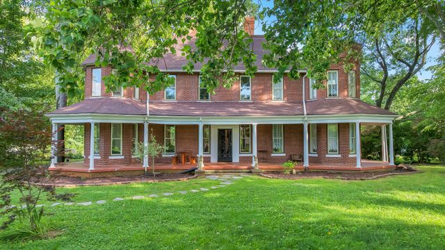 412 E Petty Ln, Winchester, TN 37398