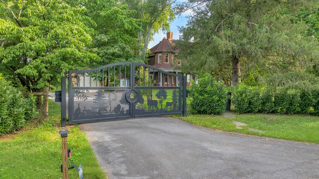 412 E Petty Ln, Winchester, TN 37398