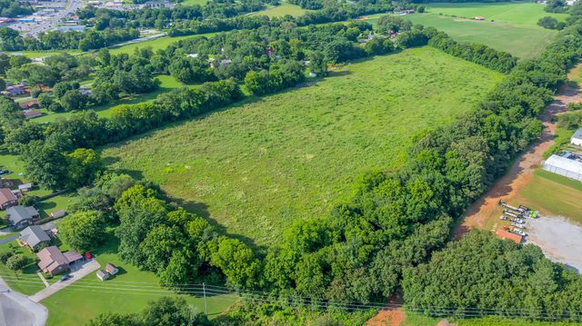 412 E Petty Ln, Winchester, TN 37398