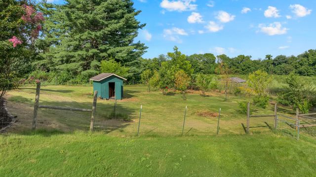 412 E Petty Ln, Winchester, TN 37398