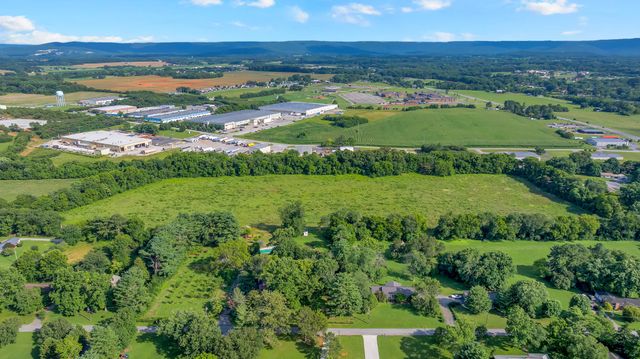 412 E Petty Ln, Winchester, TN 37398