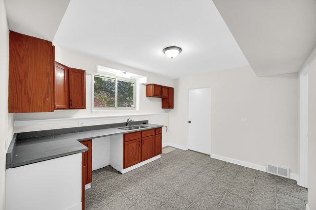 61 W 146th Street, Riverdale, IL 60827