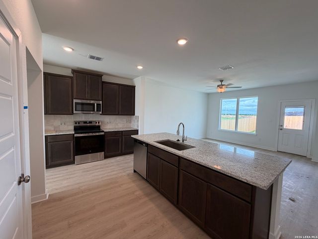 432 Honeydew Way, Seguin, TX 78155