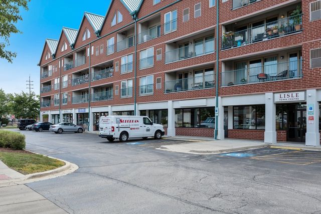 1111 Burlington Avenue 105, Lisle, IL 60532