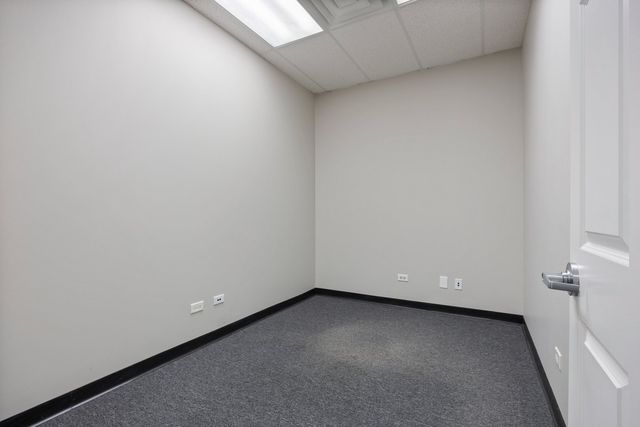 1111 Burlington Avenue 105, Lisle, IL 60532