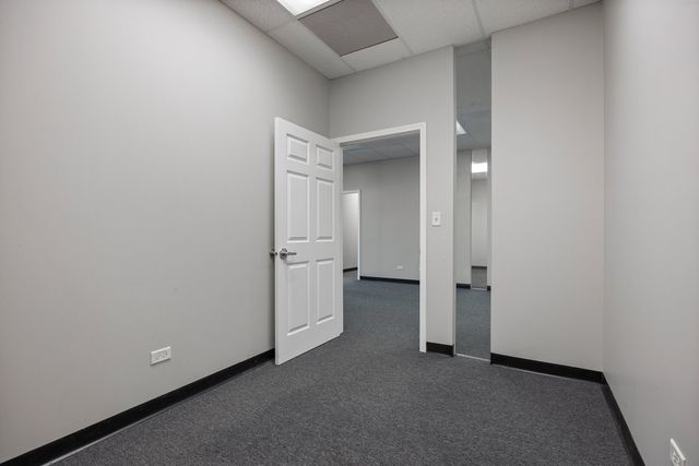 1111 Burlington Avenue 105, Lisle, IL 60532