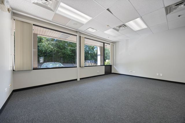 1111 Burlington Avenue 105, Lisle, IL 60532