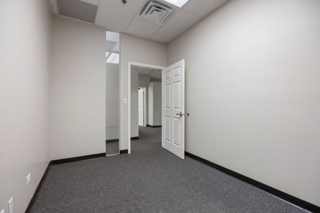 1111 Burlington Avenue 105, Lisle, IL 60532