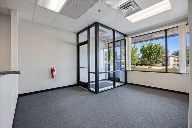 1111 Burlington Avenue 105, Lisle, IL 60532