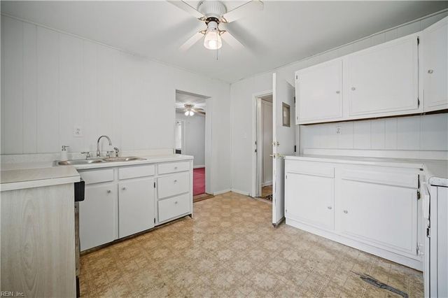 826 Pecan Point Rd RD, Norfolk, VA 23502