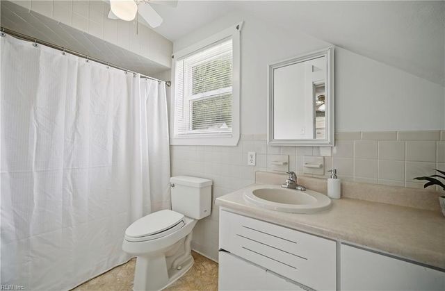 826 Pecan Point Rd RD, Norfolk, VA 23502