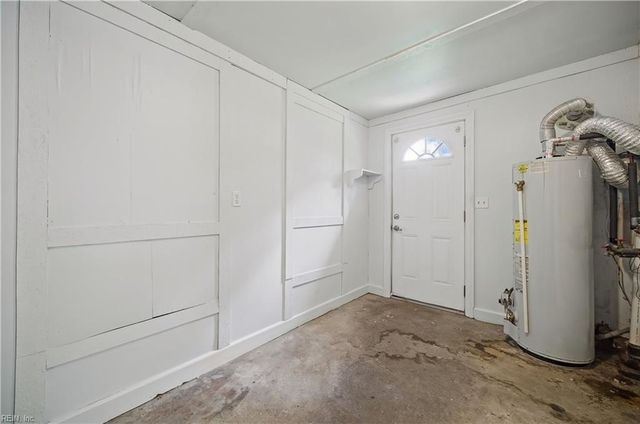 826 Pecan Point Rd RD, Norfolk, VA 23502